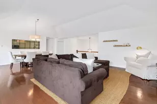 11025 Edgebrook Ln, Indian Head Park, IL 60525 - Photo 7