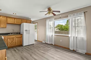 118 W Hawley St, Amboy, IL 61310 - Photo 5