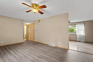 118 W Hawley St, Amboy, IL 61310 - Photo 9