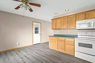 118 W Hawley St, Amboy, IL 61310 - Photo 7