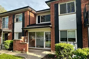 2431 E Brandenberry Ct, Arlington Heights, IL 60004 - Photo 1