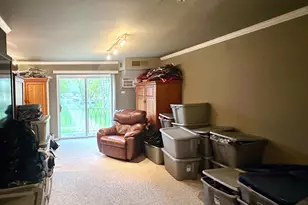 2431 E Brandenberry Ct, Arlington Heights, IL 60004 - Photo 13