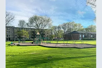 2431 E Brandenberry Court #2O, Arlington Heights, IL 60004 - Photo 17