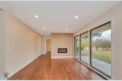 748 73rd Court, Willowbrook, IL 60527 - Photo 5