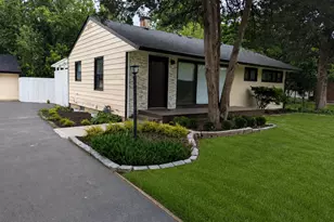 748 73rd Ct, Willowbrook, IL 60527 - Photo 1