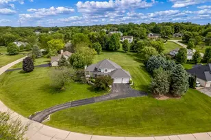 12317 Dunham Dr, Roscoe, IL 61073 - Photo 3