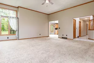 12317 Dunham Dr, Roscoe, IL 61073 - Photo 9