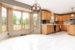 12317 Dunham Dr, Roscoe, IL 61073 - Photo 11