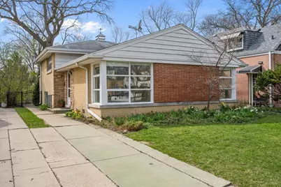 7012 N Kenton Avenue, Lincolnwood, IL 60712 - Photo 1