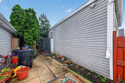 5438 W Melrose Street, Chicago, IL 60641 - Photo 35