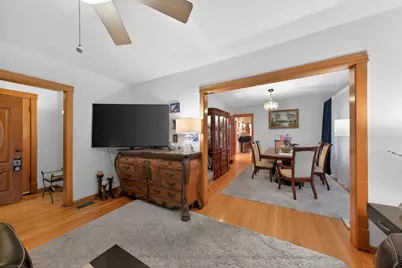 5438 W Melrose Street, Chicago, IL 60641 - Photo 7
