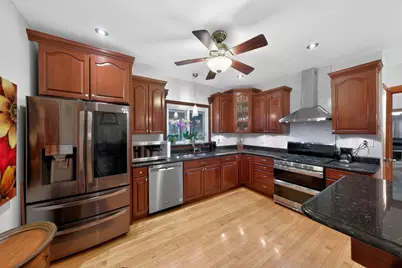 5438 W Melrose Street, Chicago, IL 60641 - Photo 9