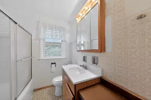 5438 W Melrose St, Chicago, IL 60641 - Photo 29