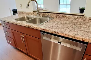 300 Teak Ln, Streamwood, IL 60107 - Photo 9