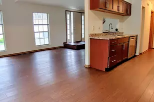 300 Teak Ln, Streamwood, IL 60107 - Photo 5