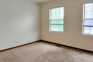 300 Teak Ln, Streamwood, IL 60107 - Photo 15