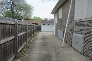 8347 S Green St, Chicago, IL 60620 - Photo 3