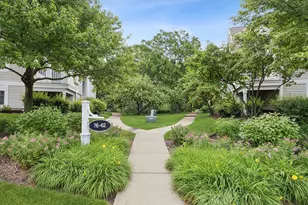 66 Cherbourg Ct, Wheeling, IL 60090 - Photo 3