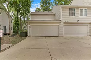 274 W Treehouse Ln, Round Lake, IL 60073 - Photo 3