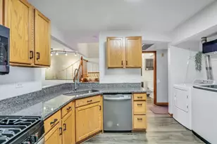 274 W Treehouse Ln, Round Lake, IL 60073 - Photo 11