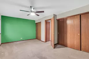 274 W Treehouse Ln, Round Lake, IL 60073 - Photo 17