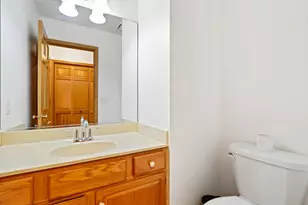 559 Bradbury Ln, Geneva, IL 60134 - Photo 9