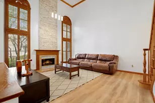 559 Bradbury Ln, Geneva, IL 60134 - Photo 3