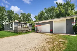 34 N Adams St, Oswego, IL 60543 - Photo 3
