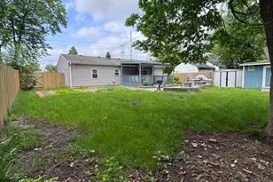611 Nelson Ave, Romeoville, IL 60446 - Photo 25