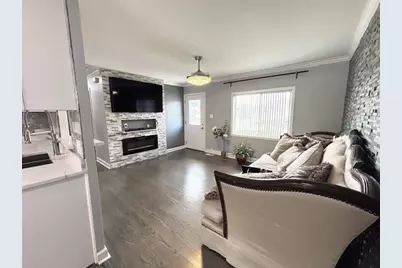 611 Nelson Avenue, Romeoville, IL 60446 - Photo 7