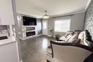 611 Nelson Ave, Romeoville, IL 60446 - Photo 7