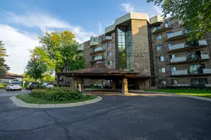 1275 E Baldwin Ln, Palatine, IL 60074 - Photo 3