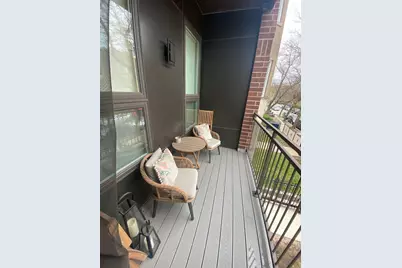 933 W Belle Plaine Avenue #204, Chicago, IL 60613 - Photo 7