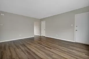 42 S Waiola Ave, La Grange, IL 60525 - Photo 9