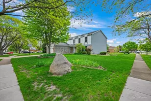 658 Wainsford Dr, Hoffman Estates, IL 60169 - Photo 3