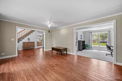 658 Wainsford Drive, Hoffman Estates, IL 60169 - Photo 9