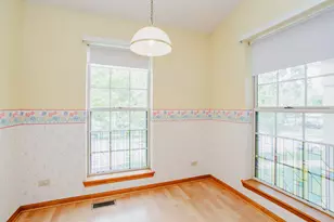 2656 S Cedar Glenn Dr, Arlington Heights, IL 60005 - Photo 9