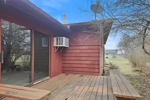 302 Garrett St, Sherrard, IL 61281 - Photo 21