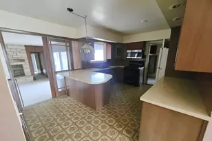 302 Garrett St, Sherrard, IL 61281 - Photo 5