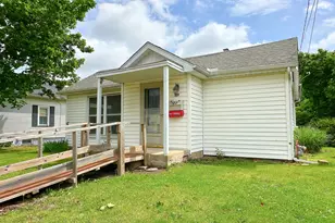 107 S 3rd Ave, Streator, IL 61364 - Photo 1