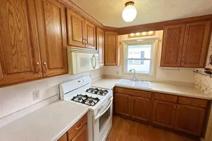 107 S 3rd Ave, Streator, IL 61364 - Photo 5