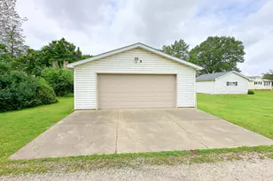 107 S 3rd Ave, Streator, IL 61364 - Photo 15