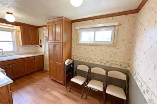 107 S 3rd Ave, Streator, IL 61364 - Photo 7