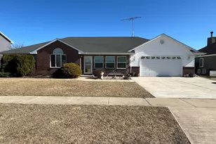 315 Coaler Dr, Coal City, IL 60416 - Photo 1