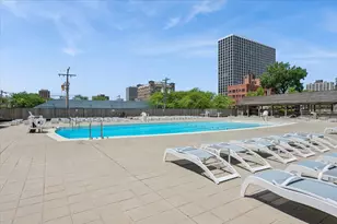 4250 N Marine Dr, Chicago, IL 60613 - Photo 13