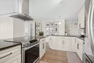 4250 N Marine Dr, Chicago, IL 60613 - Photo 7