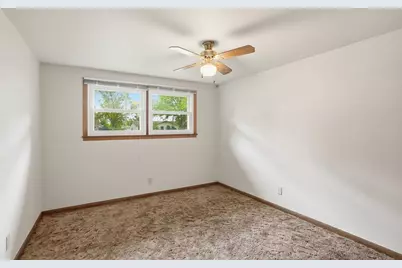 804 W Kent Avenue, Crete, IL 60417 - Photo 13