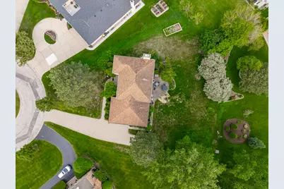 306 Woodview Court, Oak Brook, IL 60523 - Photo 9