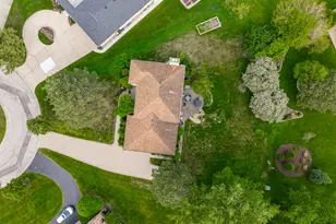 306 Woodview Ct, Oak Brook, IL 60523 - Photo 9