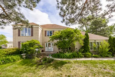 306 Woodview Court, Oak Brook, IL 60523 - Photo 1